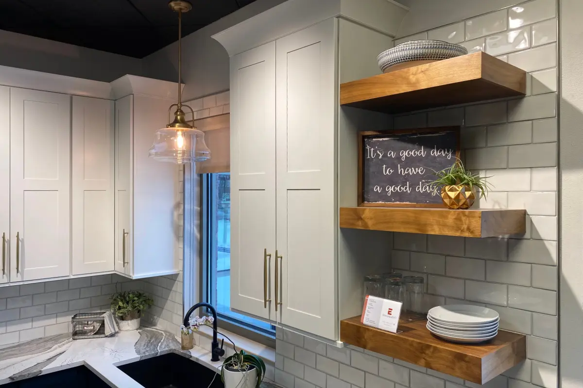 selecting cabinet hardware